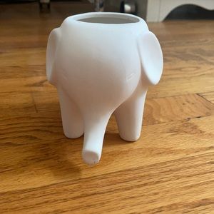 Elephant planter